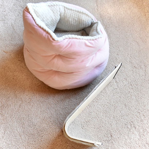 Pink Pet Bed for Cat or Small Dog & Cat Scratcher Ramp - Picture 3 of 3